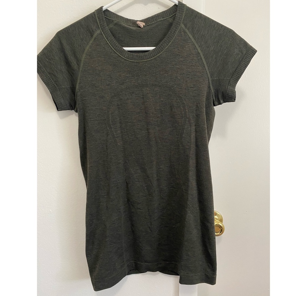 Lululemon swiftly tech short sleeve top